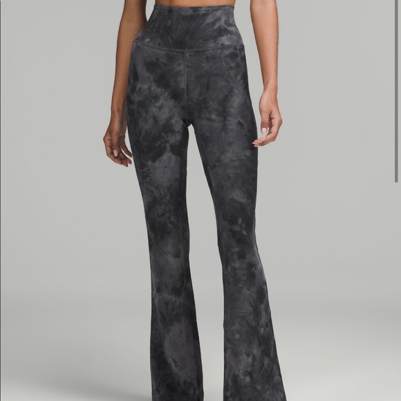 SOLD Lululemon groove pant - Picture 3 of 9